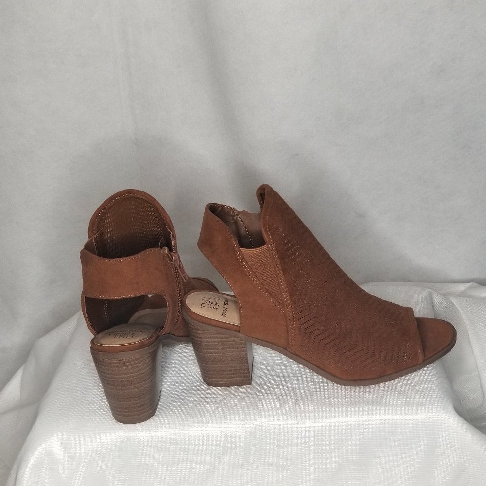 New Time and Tru Peep Toe Congnac Memory Foam Boot